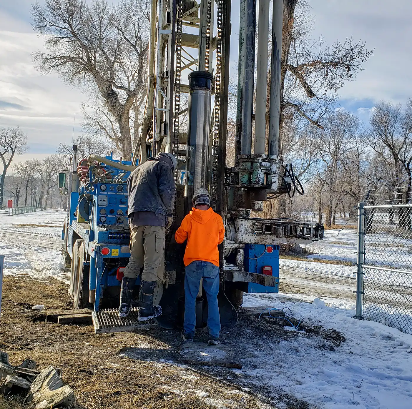 5-groundwater-surface-water-field-services